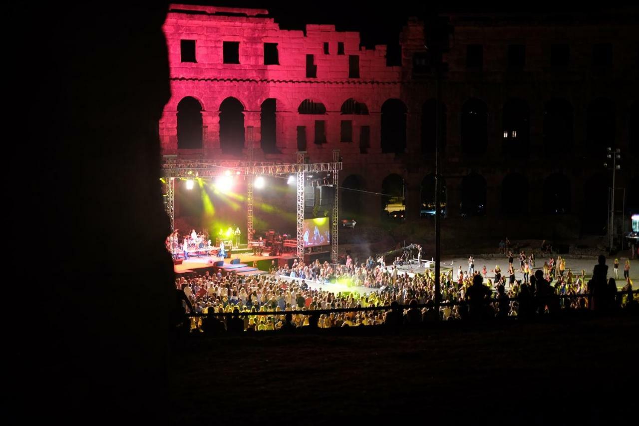 Teslina Apartments Pula Dış mekan fotoğraf